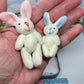 🔥Het beste paascadeau - KOOP 1, KRIJG 1 GRATIS!!🎁🐇Konijntje-mama in een klein pluche blikken doosje